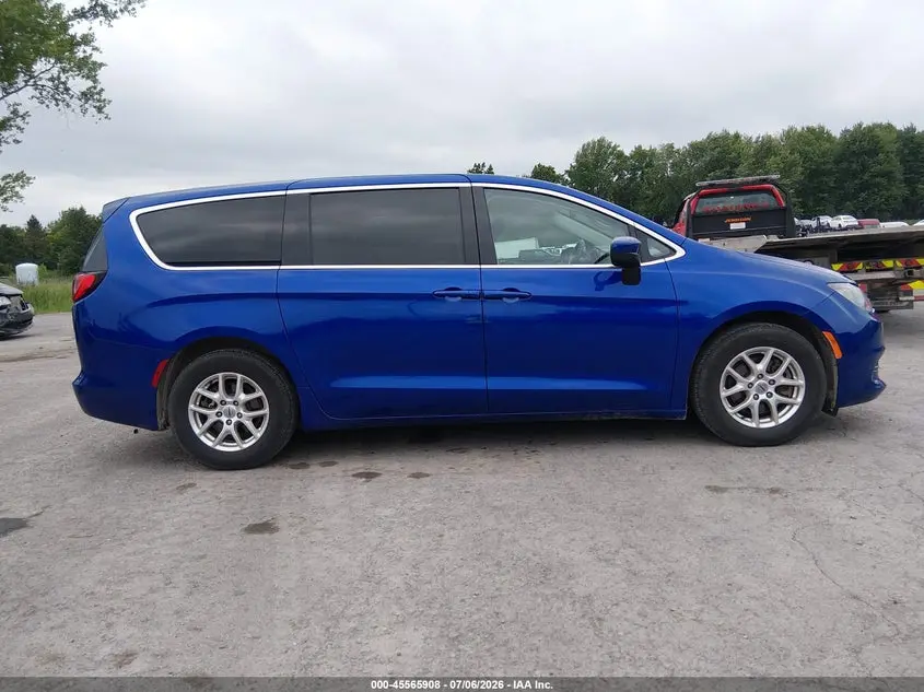 2021 CHRYSLER VOYAGER LX