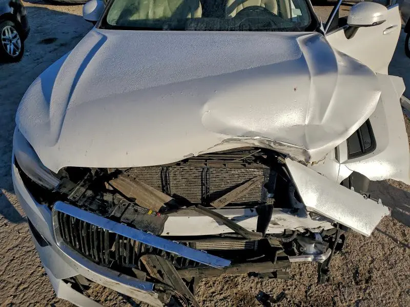 2021 VOLVO XC60 T5 MOMENTUM  