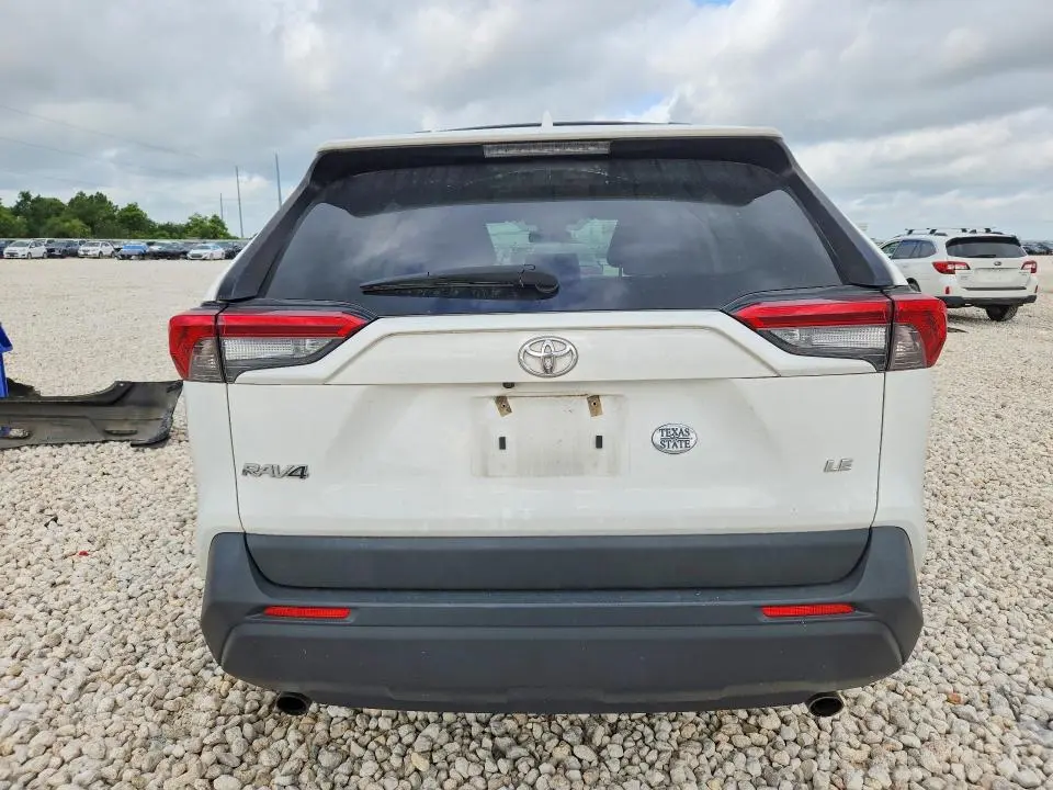 2019 TOYOTA RAV4 LE  