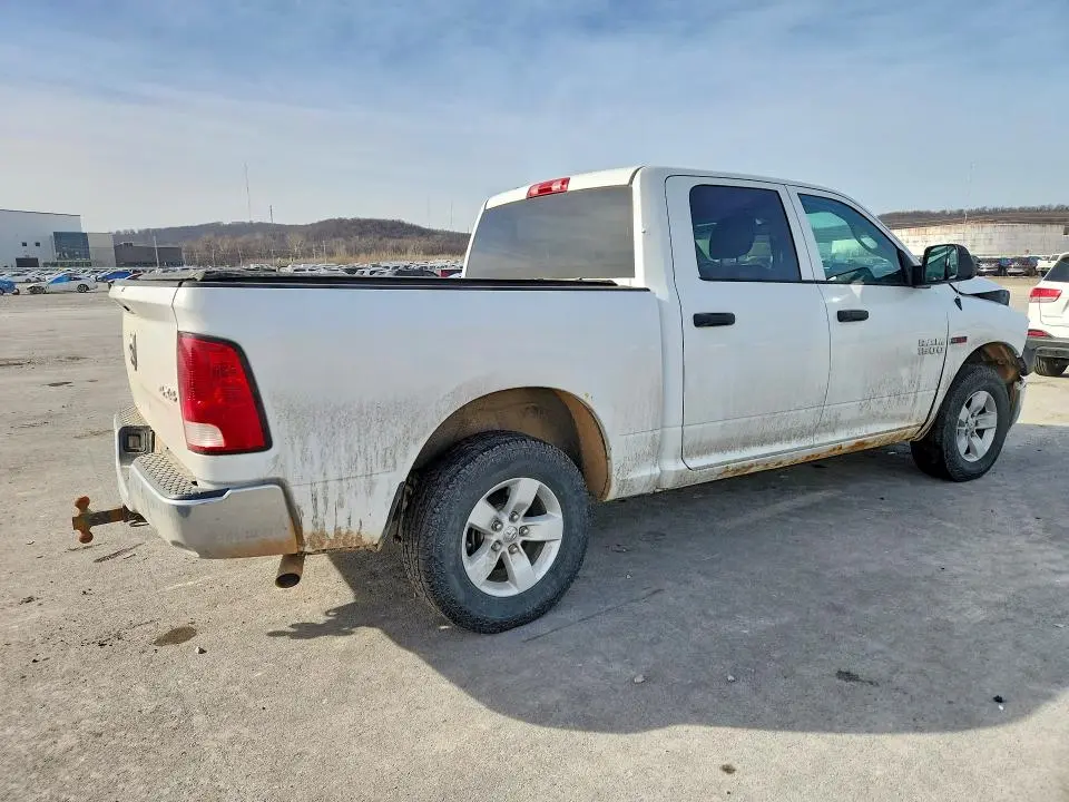 2016 RAM 1500 ST  