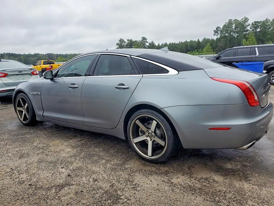 2013 JAGUAR XJ   