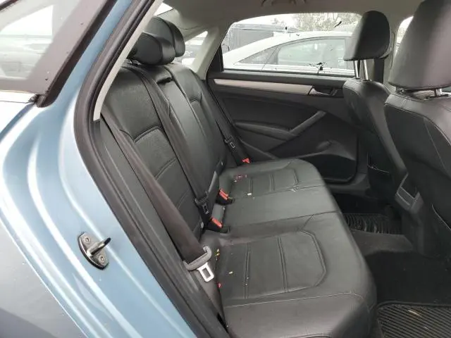 2012 VOLKSWAGEN PASSAT SE