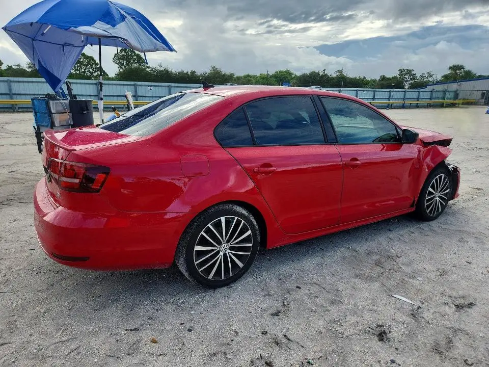 2016 VOLKSWAGEN JETTA SPORT  