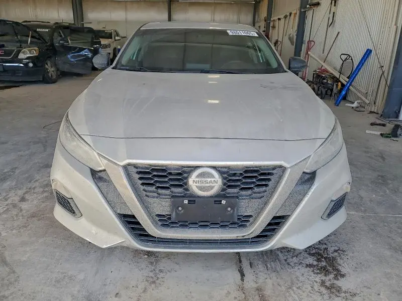 2019 NISSAN ALTIMA SR  