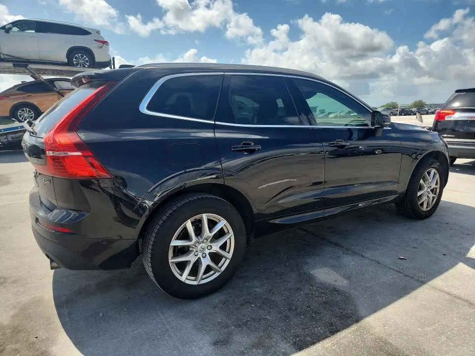 2018 VOLVO XC60 T5 MOMENTUM  