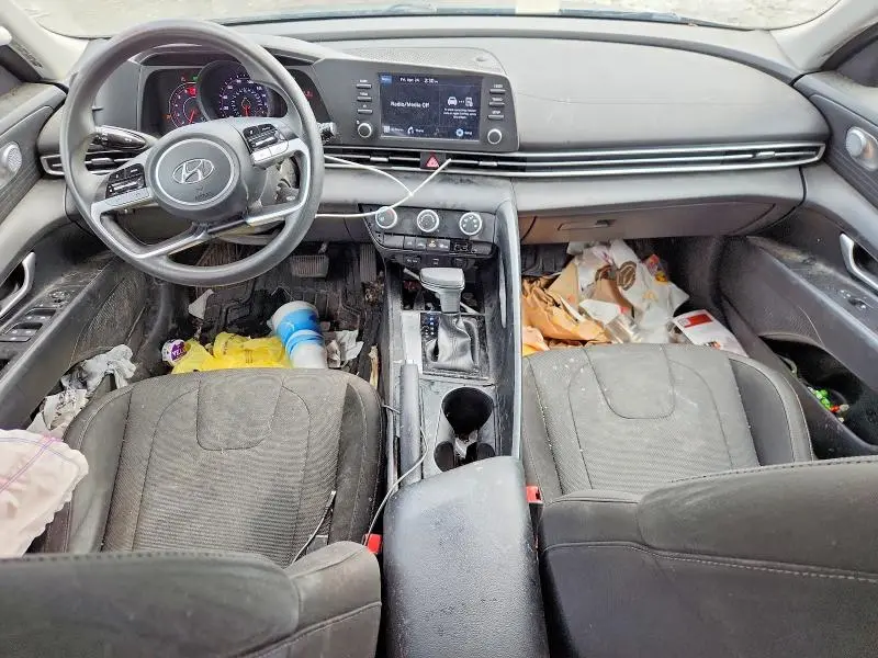 2021 HYUNDAI ELANTRA SE  
