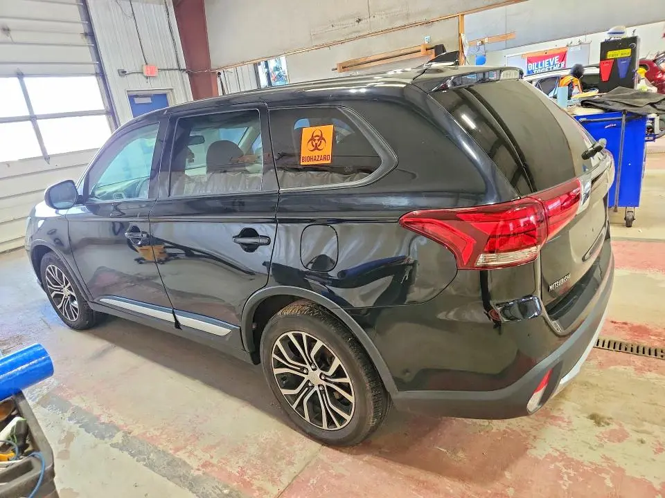 2017 MITSUBISHI OUTLANDER ES  