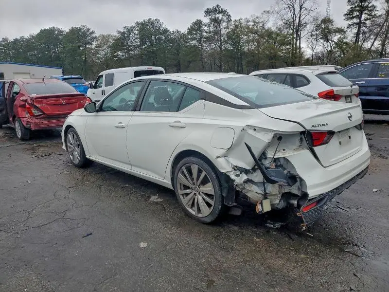 2022 NISSAN ALTIMA SR  