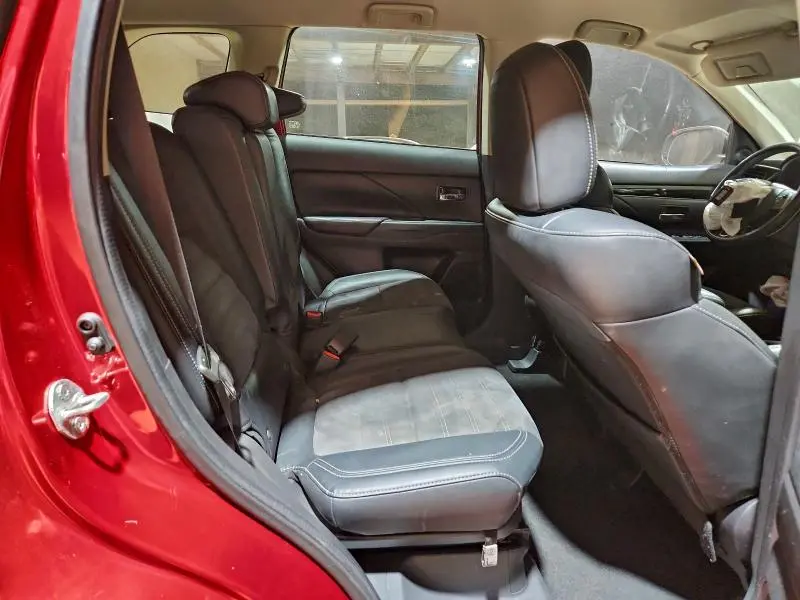 2019 MITSUBISHI OUTLANDER SE  