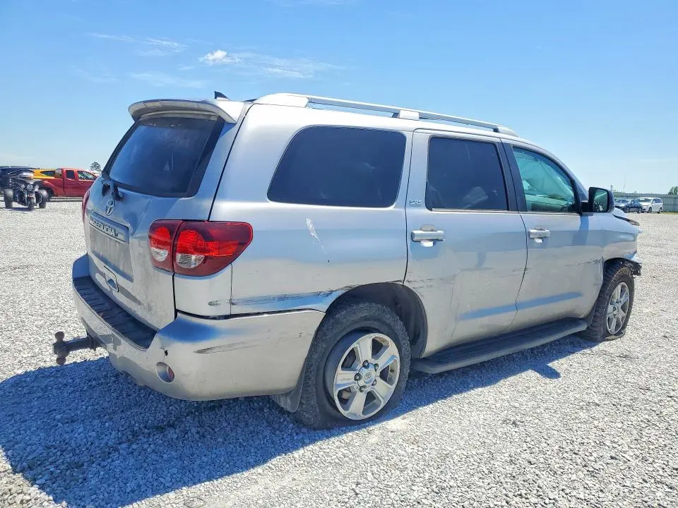 2018 TOYOTA SEQUOIA SR5  