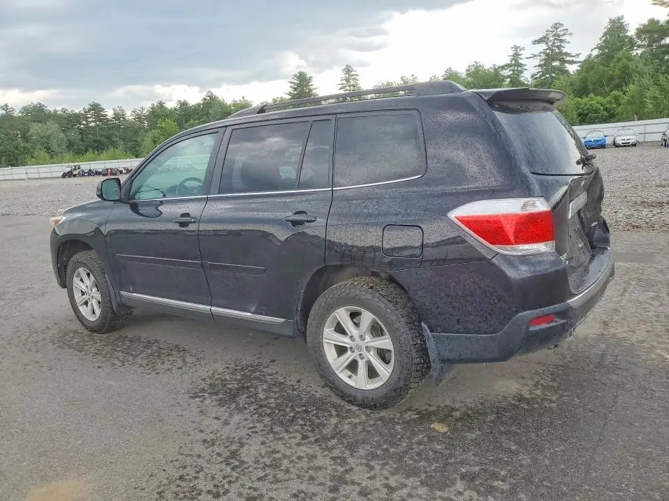 2012 TOYOTA HIGHLANDER SE  