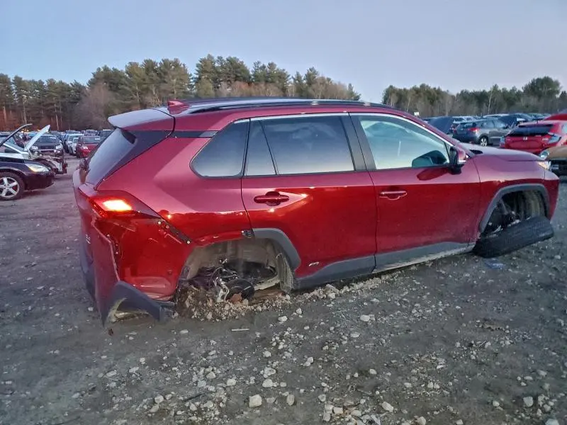 2025 TOYOTA RAV4 XLE  