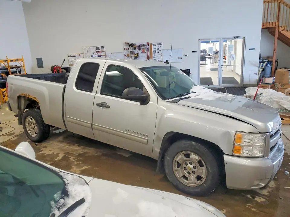 2011 CHEVROLET SILVERADO C1500 LT  