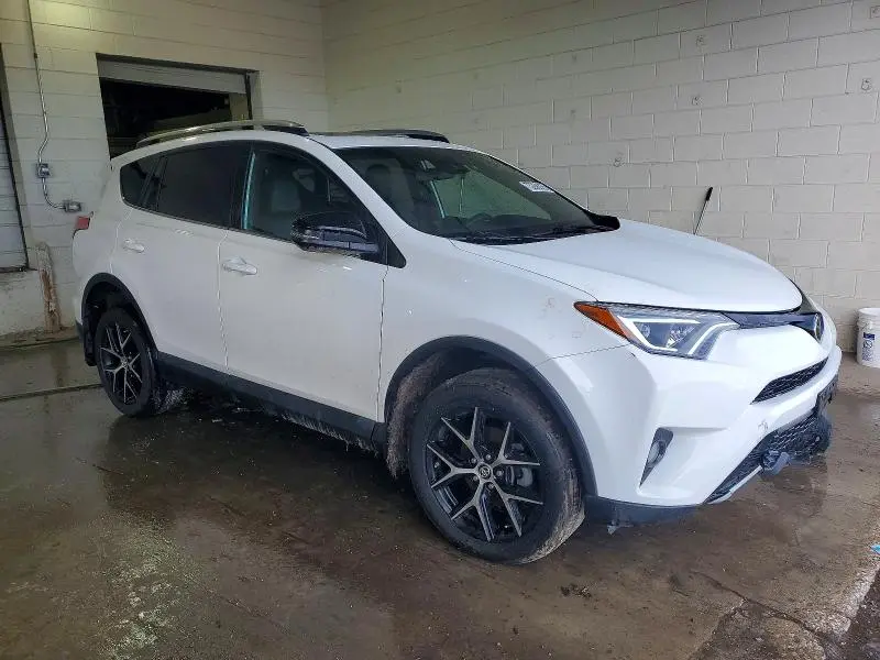 2017 TOYOTA RAV4 SE  