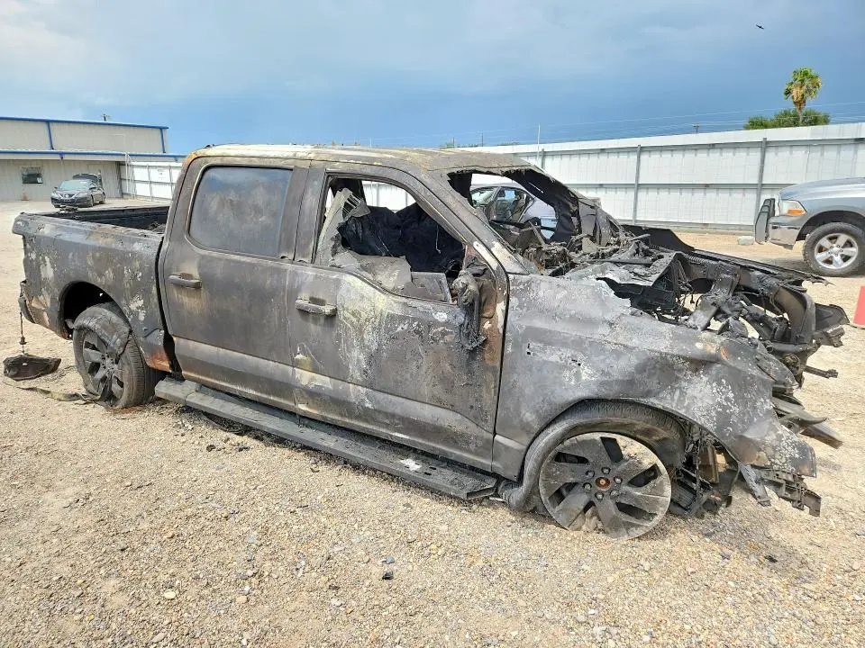 2024 FORD F150 LIGHTNING XLT  