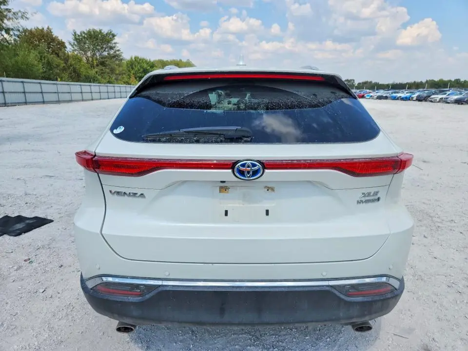 2021 TOYOTA VENZA XLE  