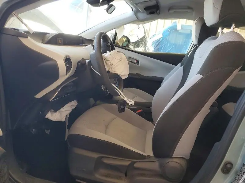 2019 TOYOTA PRIUS LE  