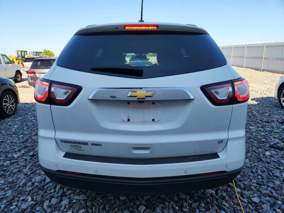 2017 CHEVROLET TRAVERSE LT  