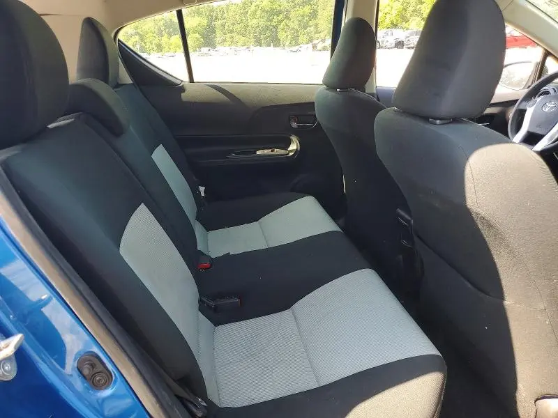2016 TOYOTA PRIUS C TWO  