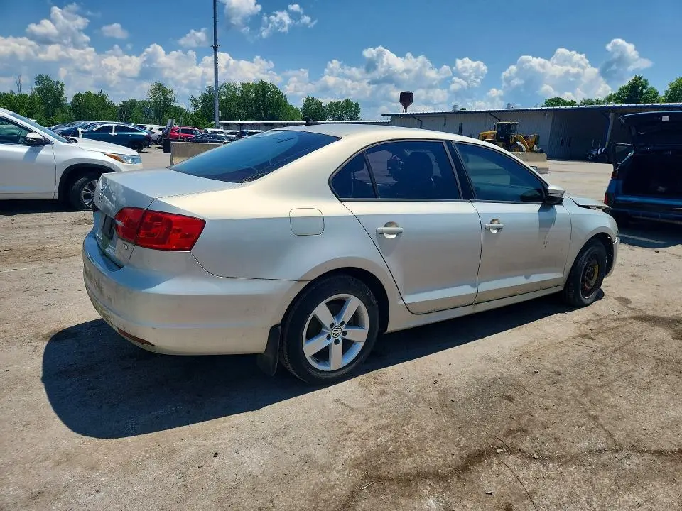 2011 VOLKSWAGEN JETTA TDI  