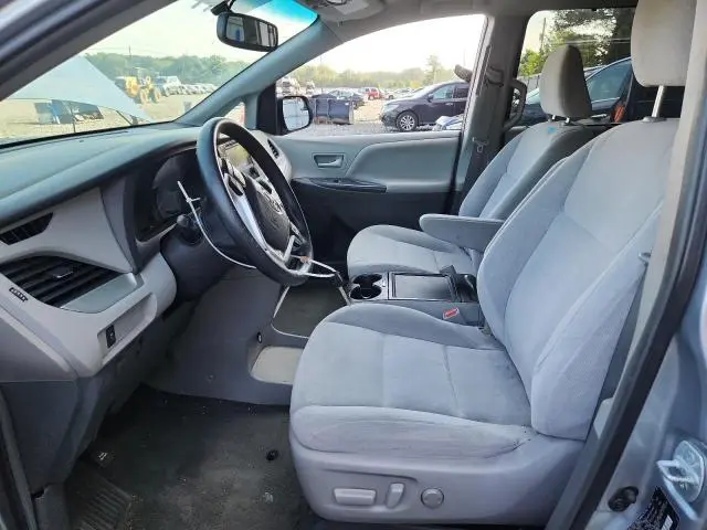 2015 TOYOTA SIENNA LE  