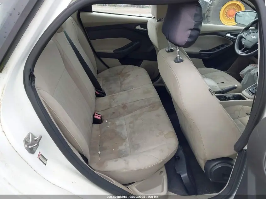 2015 FORD FOCUS SE