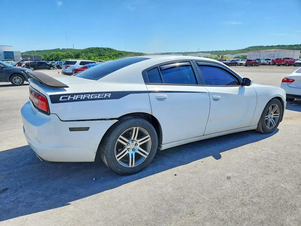 2013 DODGE CHARGER SE  