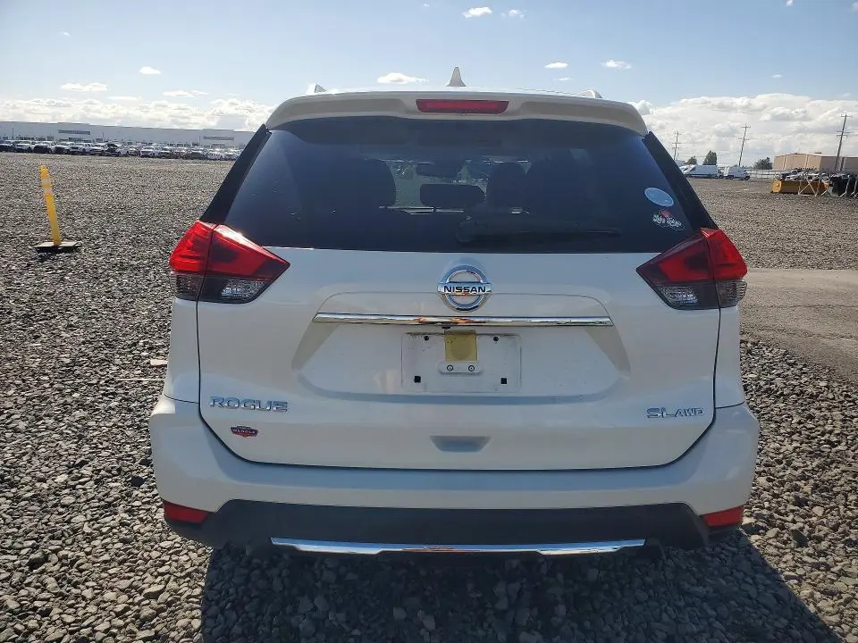 2017 NISSAN ROGUE SL  