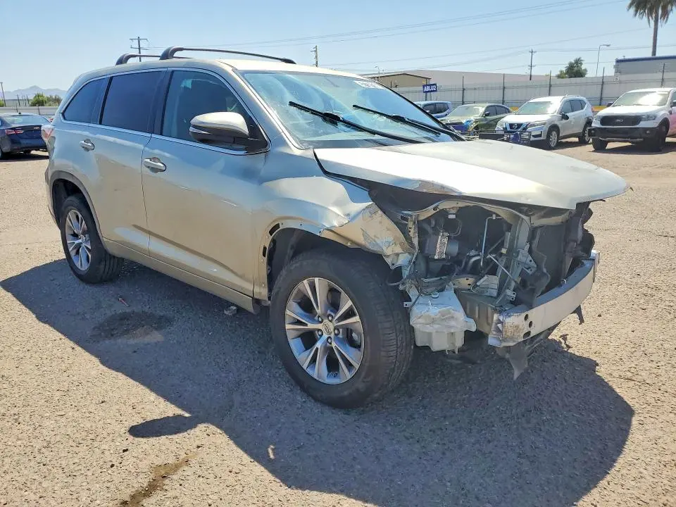 2015 TOYOTA HIGHLANDER LE PLUS  