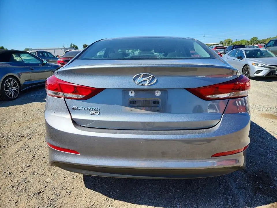 2018 HYUNDAI ELANTRA SE  