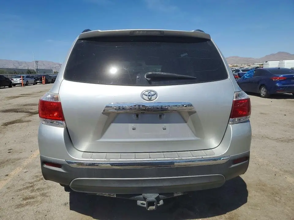 2011 TOYOTA HIGHLANDER BASE  