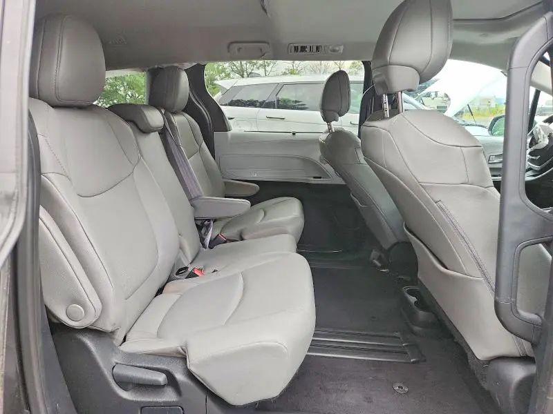 2025 TOYOTA SIENNA XLE 8-PASSENGER  