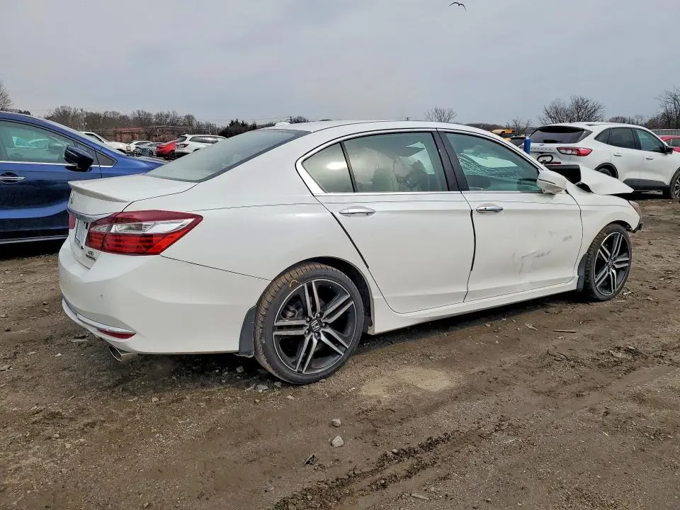 2017 HONDA ACCORD TOURING  