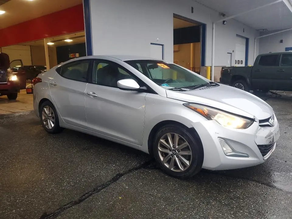 2014 HYUNDAI ELANTRA SE  