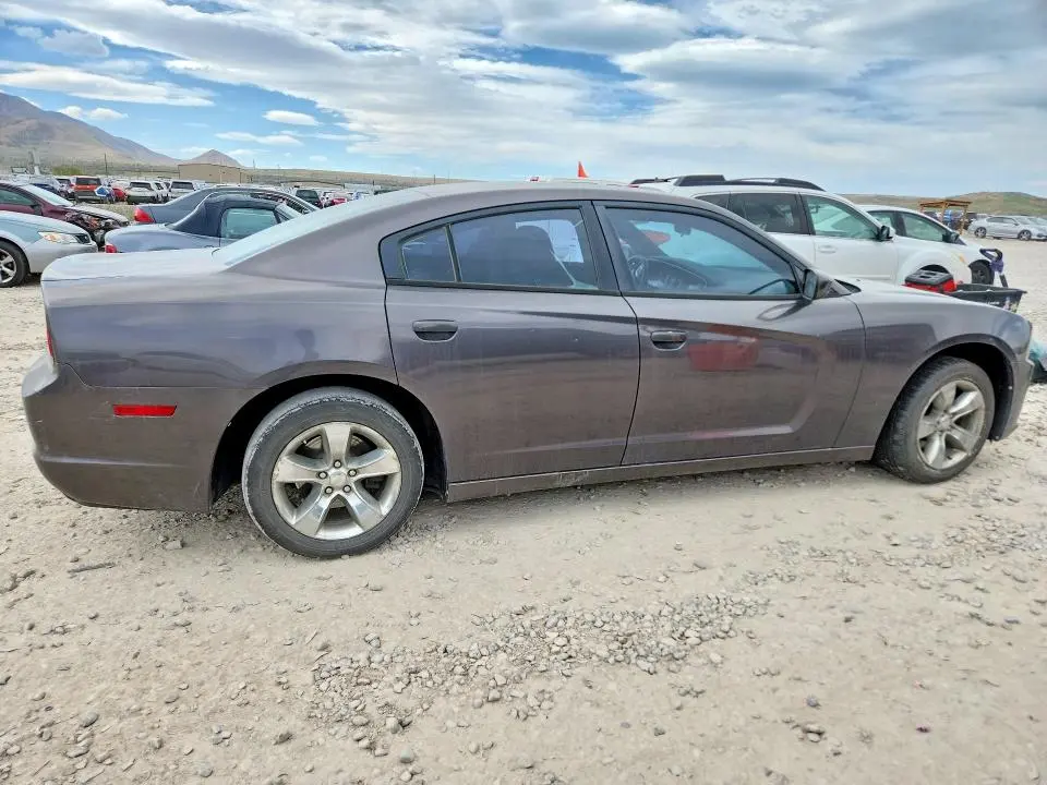 2014 DODGE CHARGER SE  