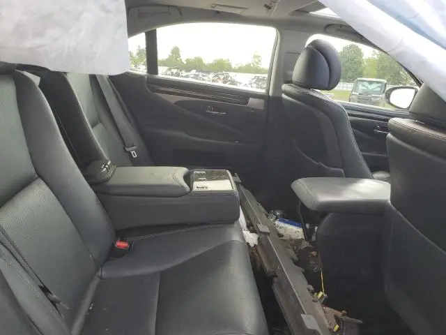 2015 LEXUS LS 460  
