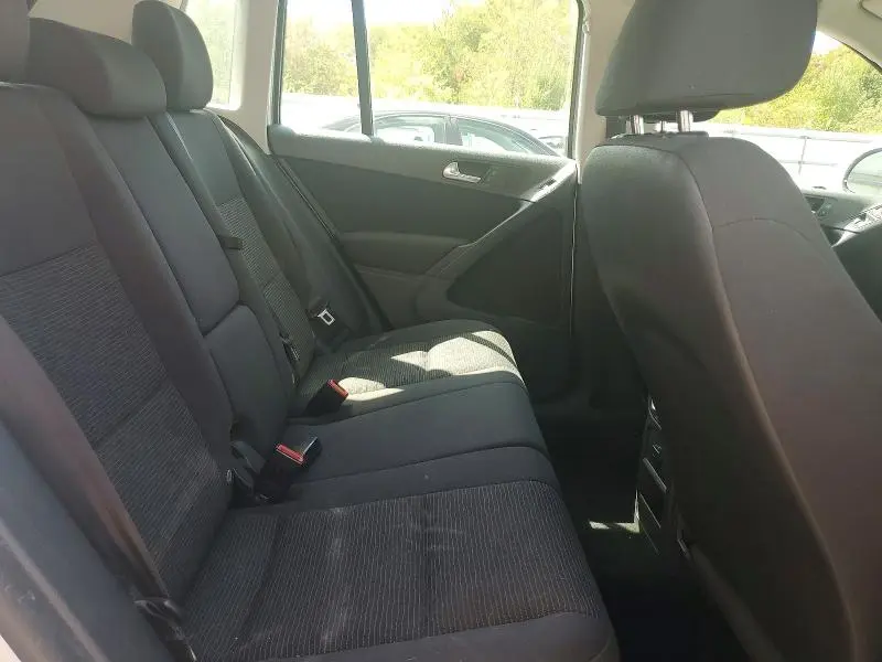 2013 VOLKSWAGEN TIGUAN S  