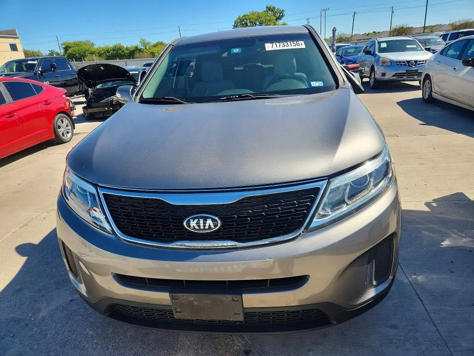 2015 KIA SORENTO LX  