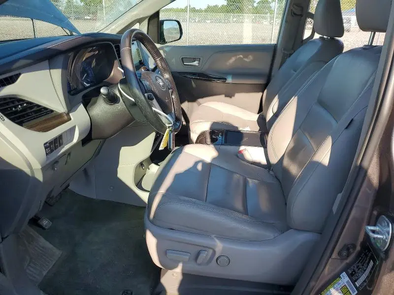 2015 TOYOTA SIENNA XLE 8-PASSENGER  