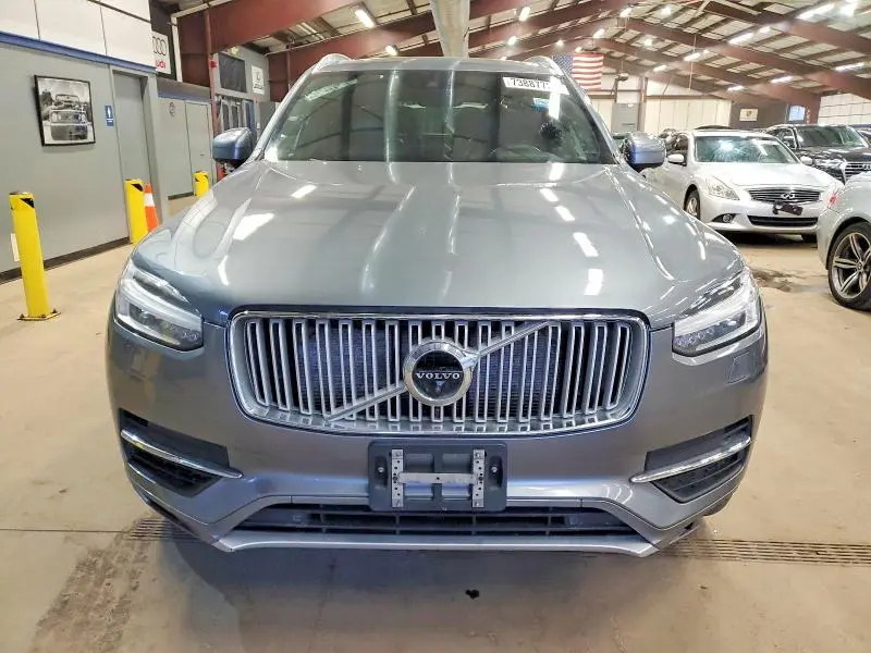 2016 VOLVO XC90 T8  