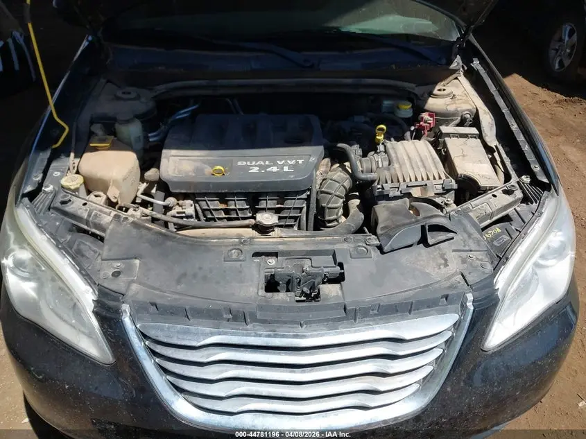 2012 CHRYSLER 200 LX