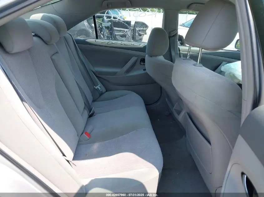 2011 TOYOTA CAMRY LE