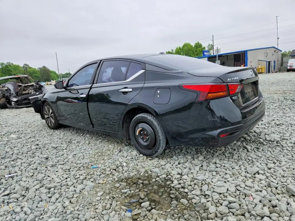 2021 NISSAN ALTIMA SV  