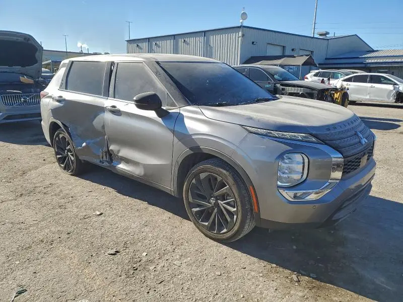 2022 MITSUBISHI OUTLANDER SE  