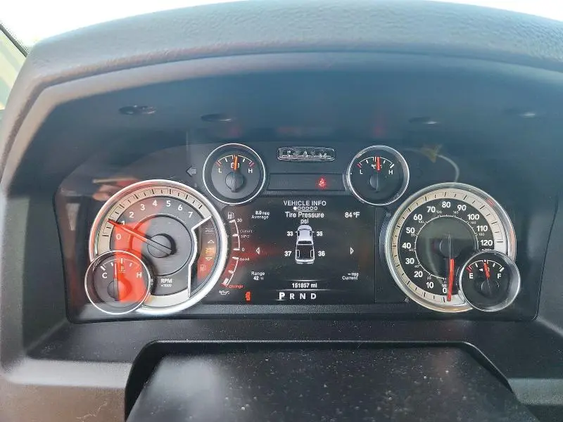 2016 RAM 1500 SLT  