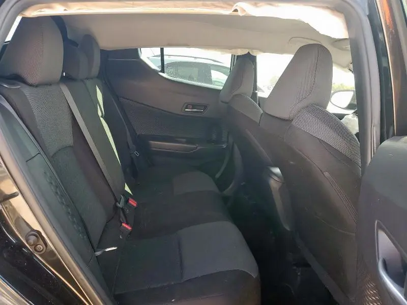 2021 TOYOTA C-HR XLE  