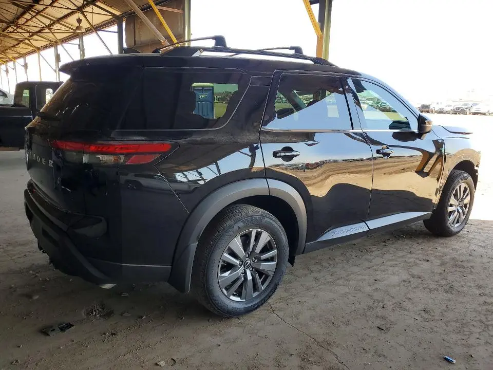 2025 NISSAN PATHFINDER SV  