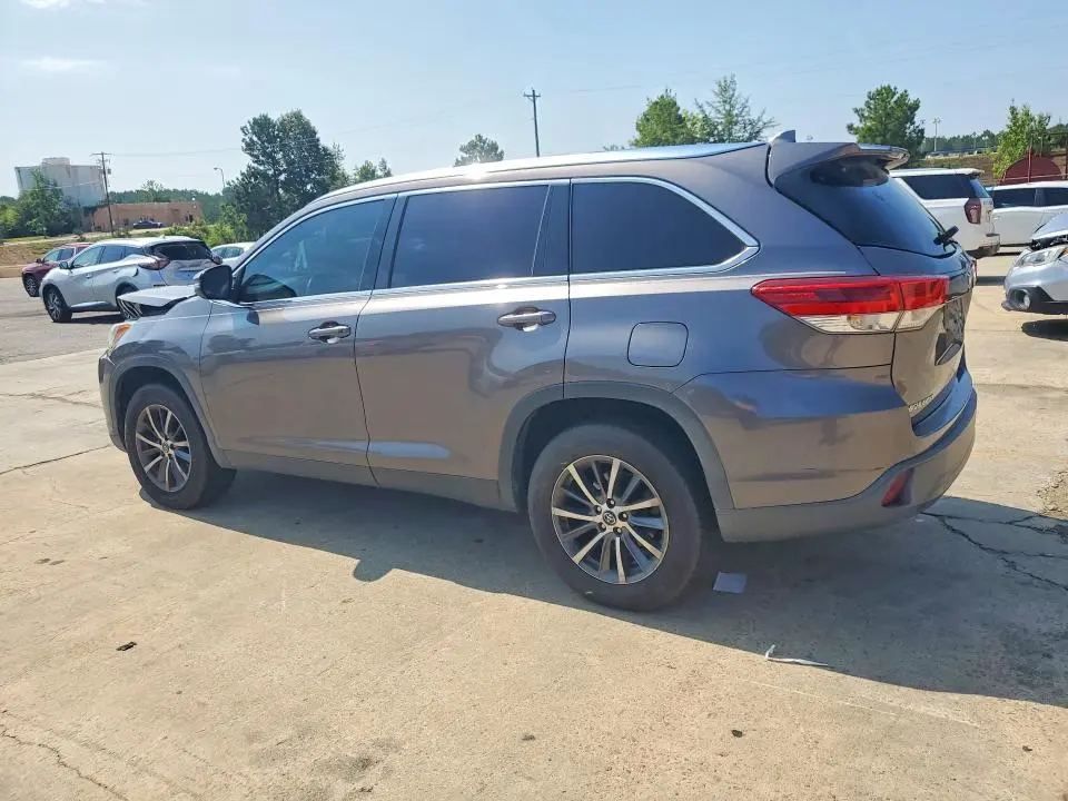 2019 TOYOTA HIGHLANDER XLE  