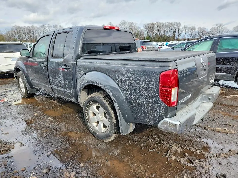 2010 NISSAN FRONTIER CREW CAB SE  