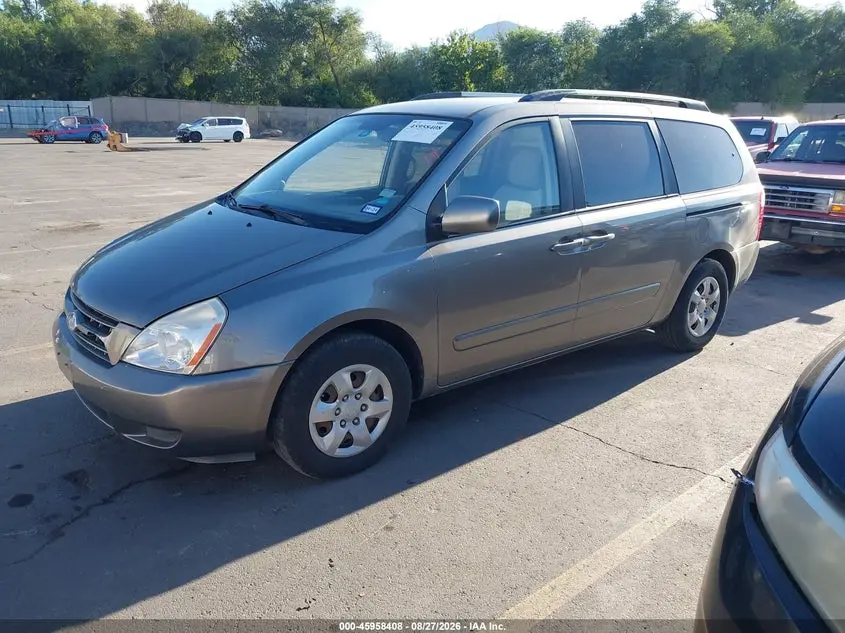 2010 KIA SEDONA LX